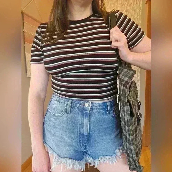 Distressed Denim Cutoff Shorts 'Jorts' by Simple Society Size 31 - Picture 5 of 5